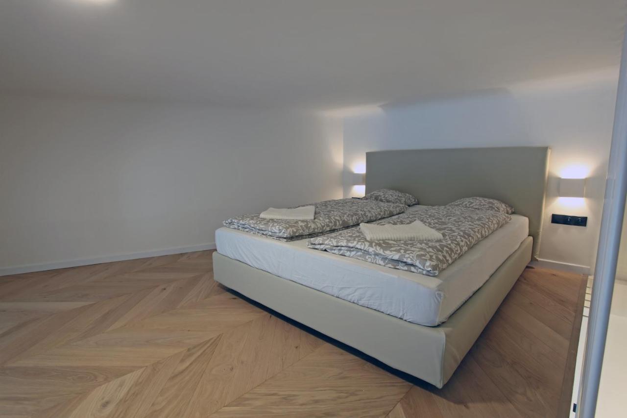 The Apartment House - Mezibranska Prague Exterior photo