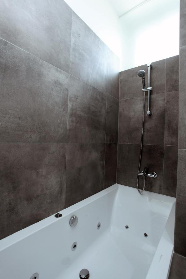 The Apartment House - Mezibranska Prague Exterior photo